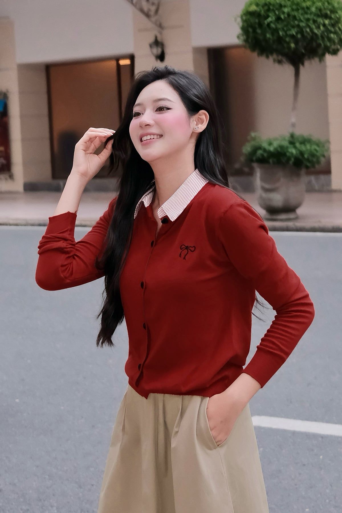 Áo len cardigan phối cổ - O61W25Q016 (Hình thêu ngẫu nhiên)