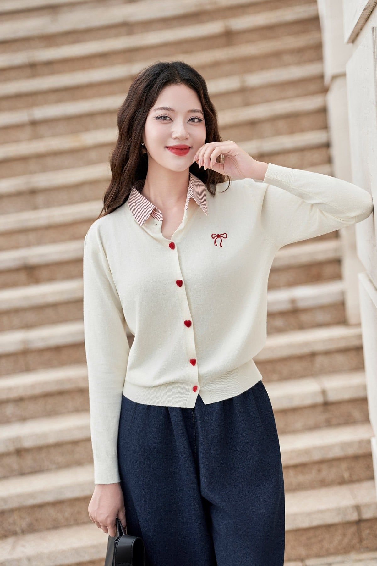 Áo len cardigan phối cổ - O61W25Q016 (Hình thêu ngẫu nhiên)