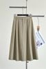 Chân váy khaki ly bung chun sau - O62L26Q008