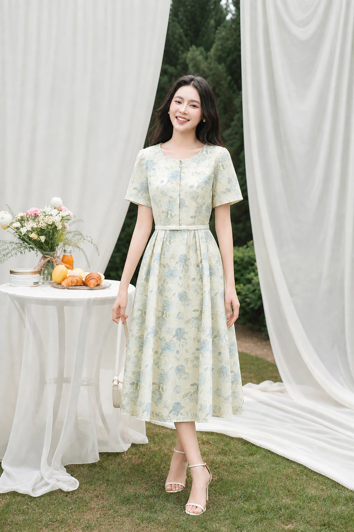Đầm xoè cổ V cộc tay ly bung đai nơ eo - O63L26H029