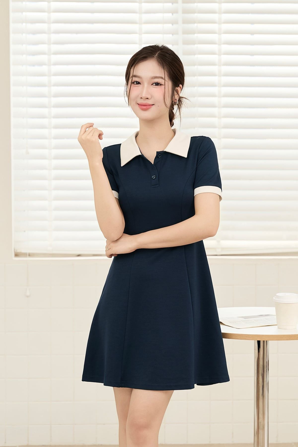 Đầm cộc tay phối cổ bẻ - O63R26H018