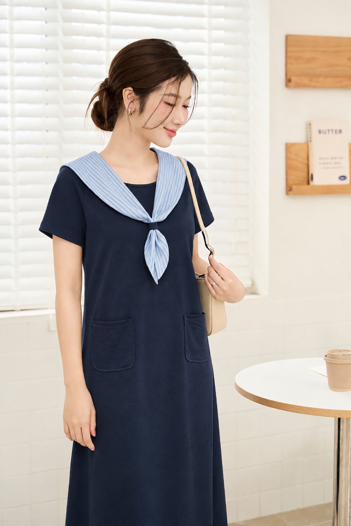 Đầm cộc tay dáng A túi ốp kèm khăn - O63R26Q009