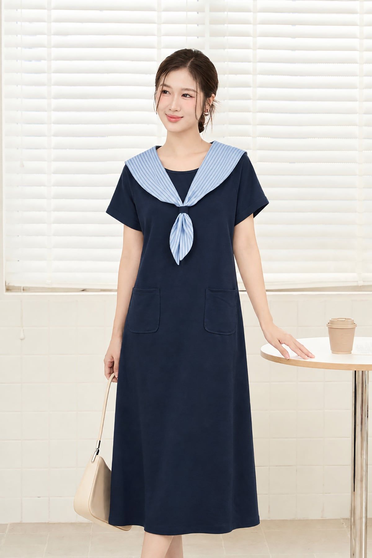 Đầm cộc tay dáng A túi ốp kèm khăn - O63R26Q009