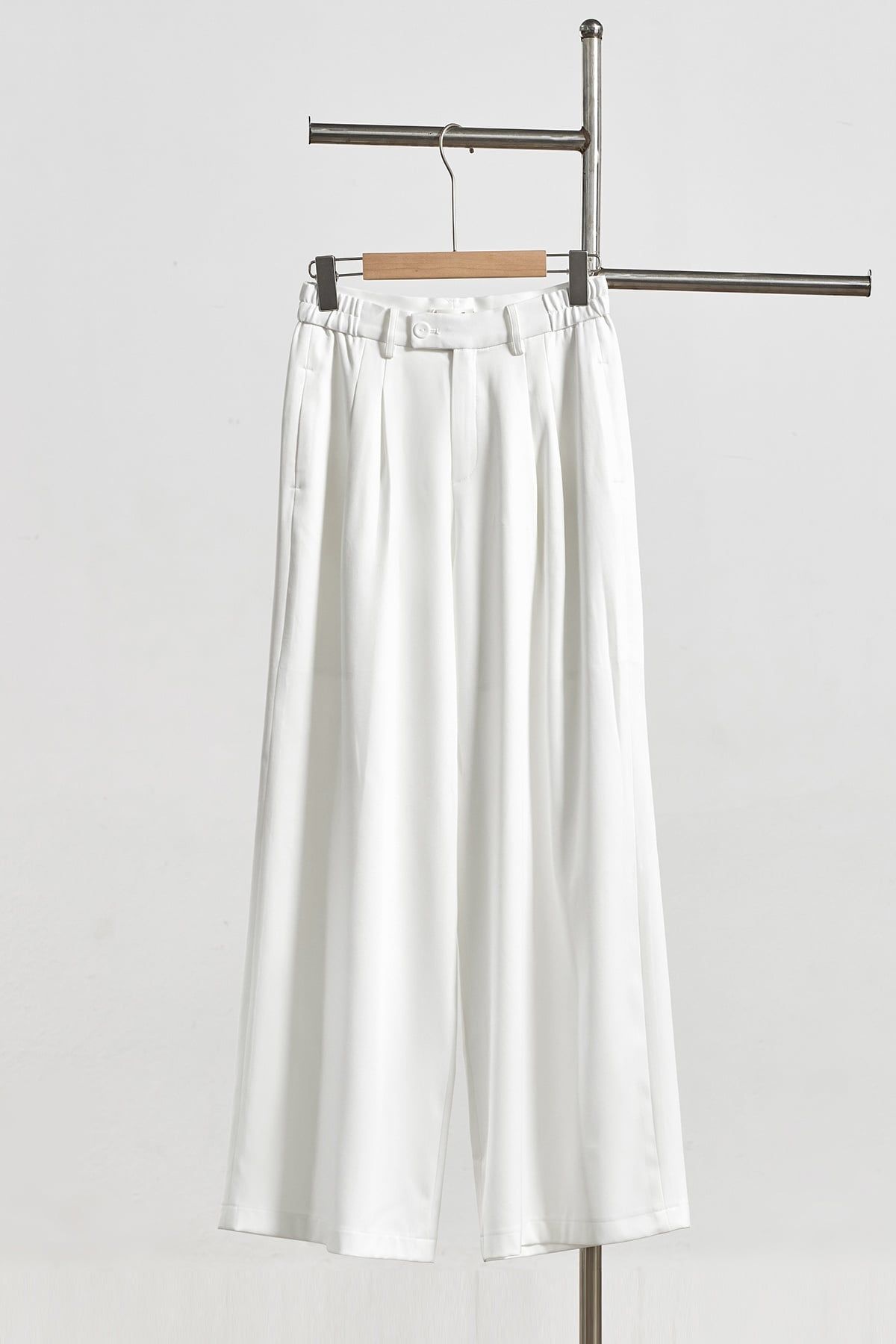 Quần ống rộng chun sườn túi dọc - O64W25Q005