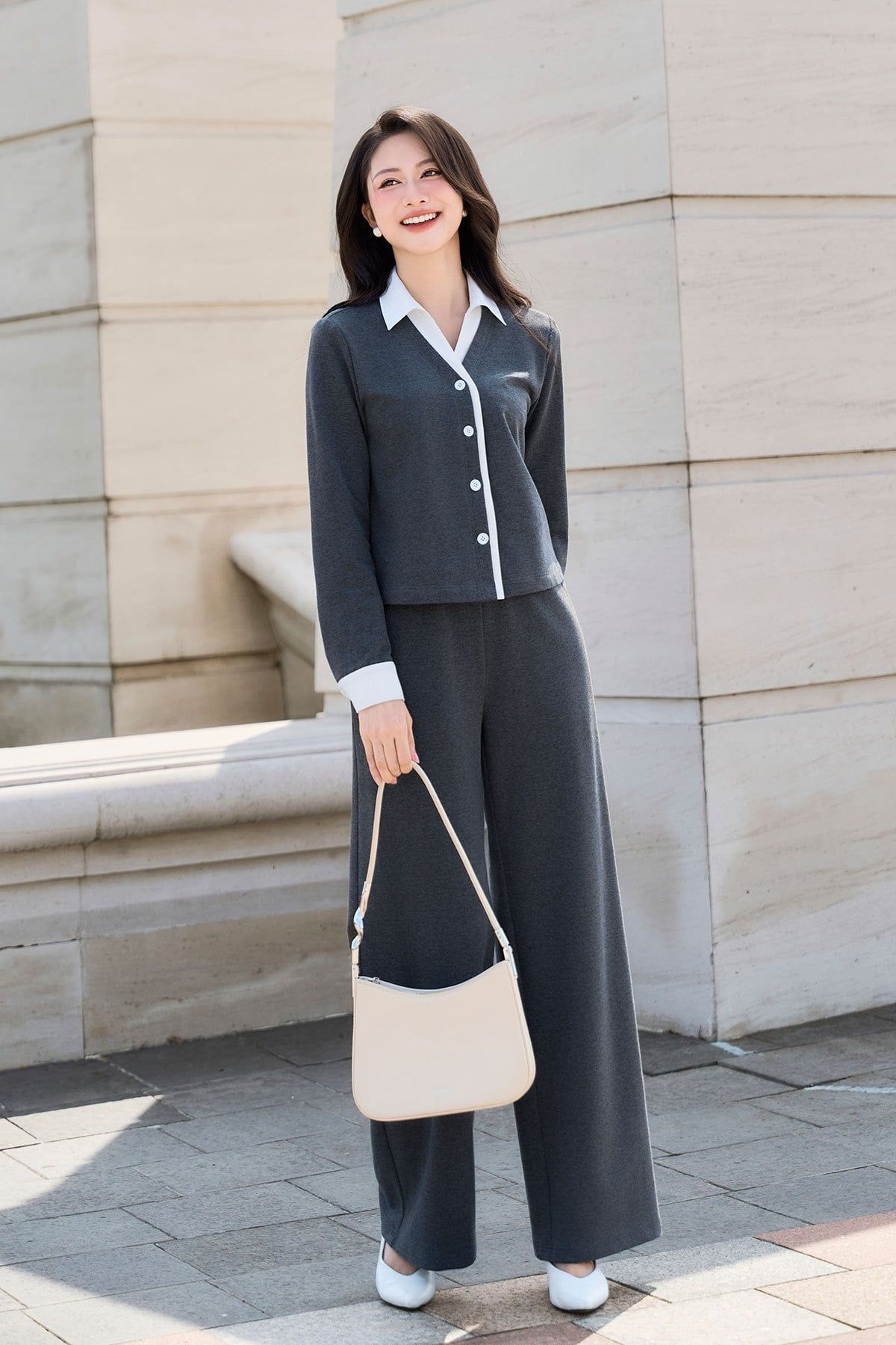 Quần nỉ ống rộng cạp chun - O64W25T002