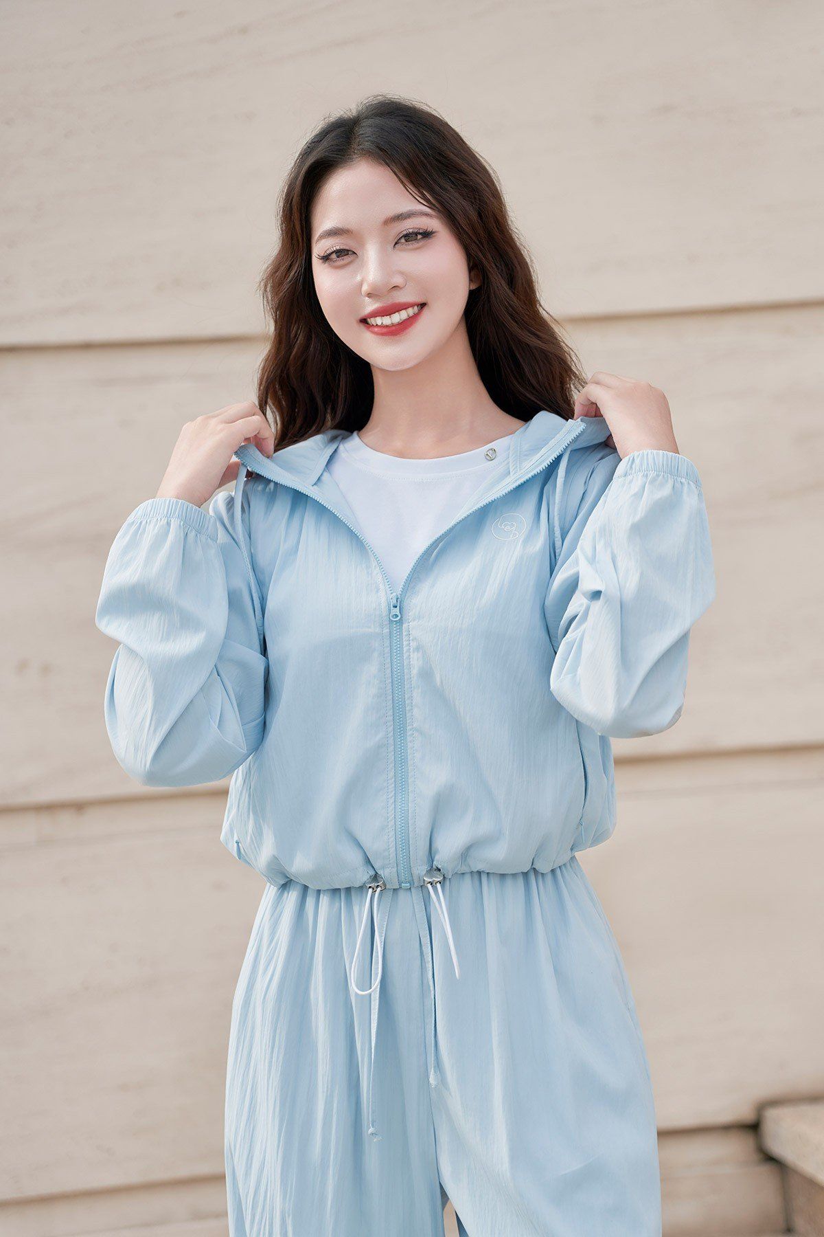 Áo khoác gió mũ rút gấu - O65I25T007