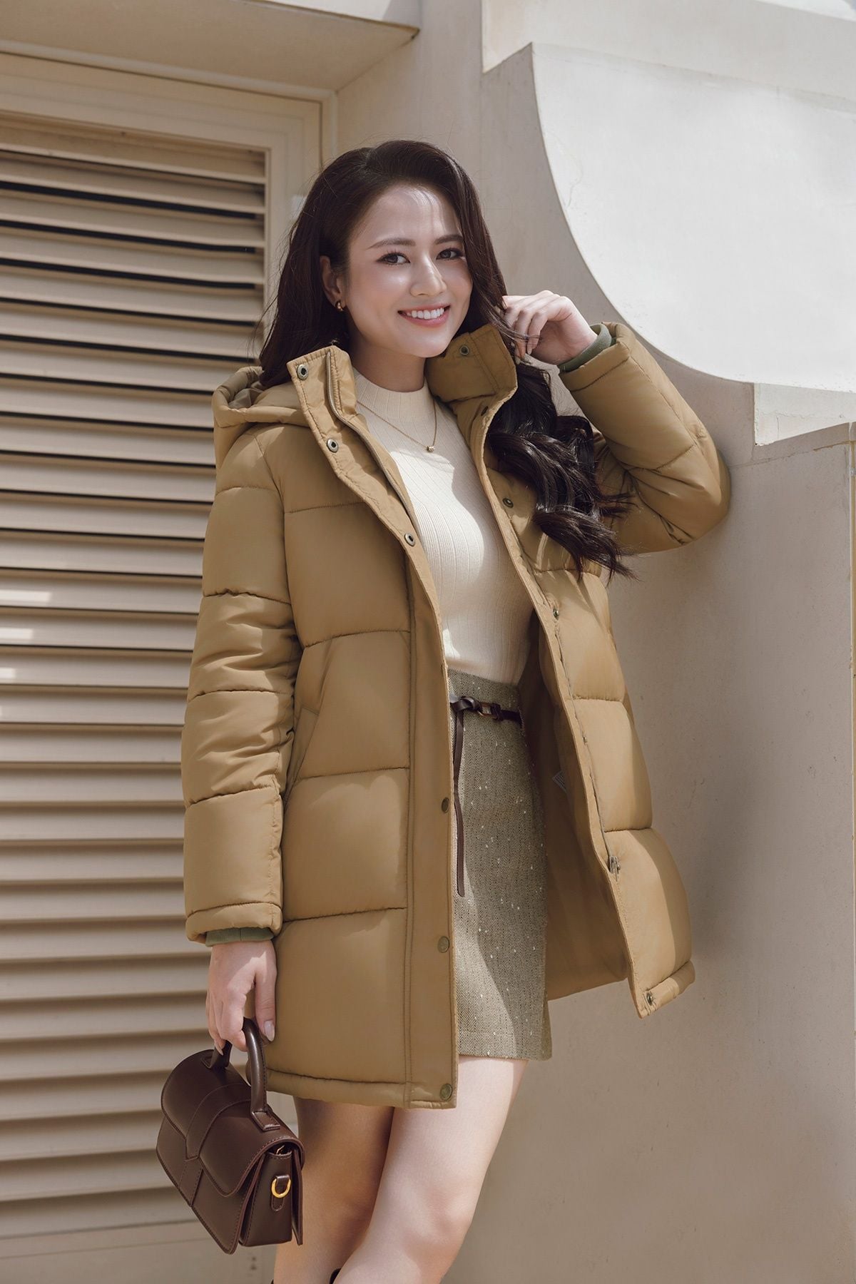 Áo phao kéo khoá; túi chéo - O65P25T004