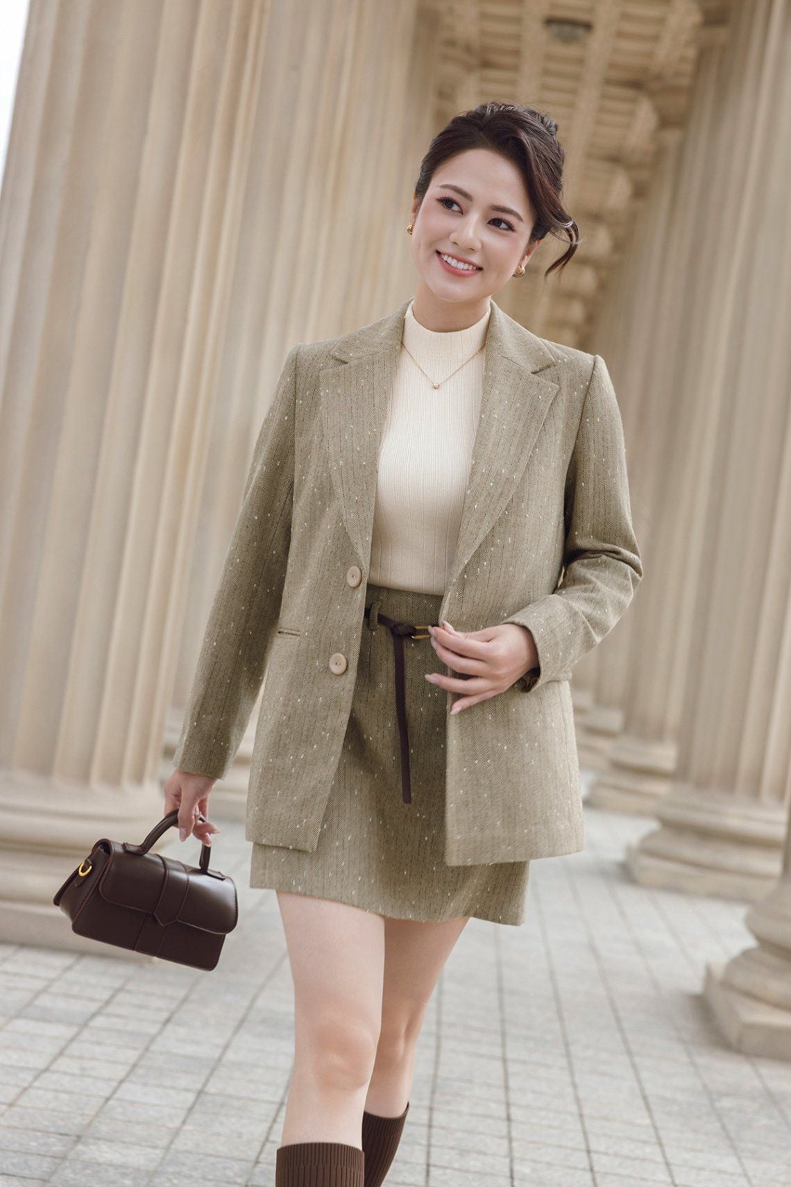 Chân váy A cạp liền khoá sau - O66C25T001 (Hàng đặt trước)