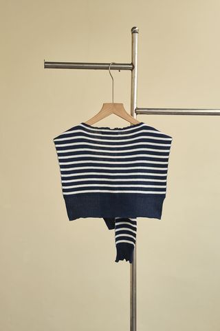 Khăn len kẻ choàng vai bo gấu - O6AO26Q006