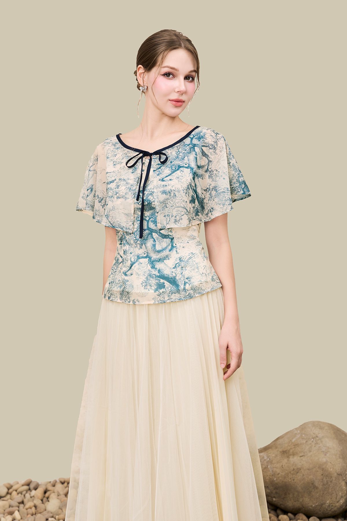 Áo peplum cổ tròn phối phủ rời thắt nơ - S61B26H010