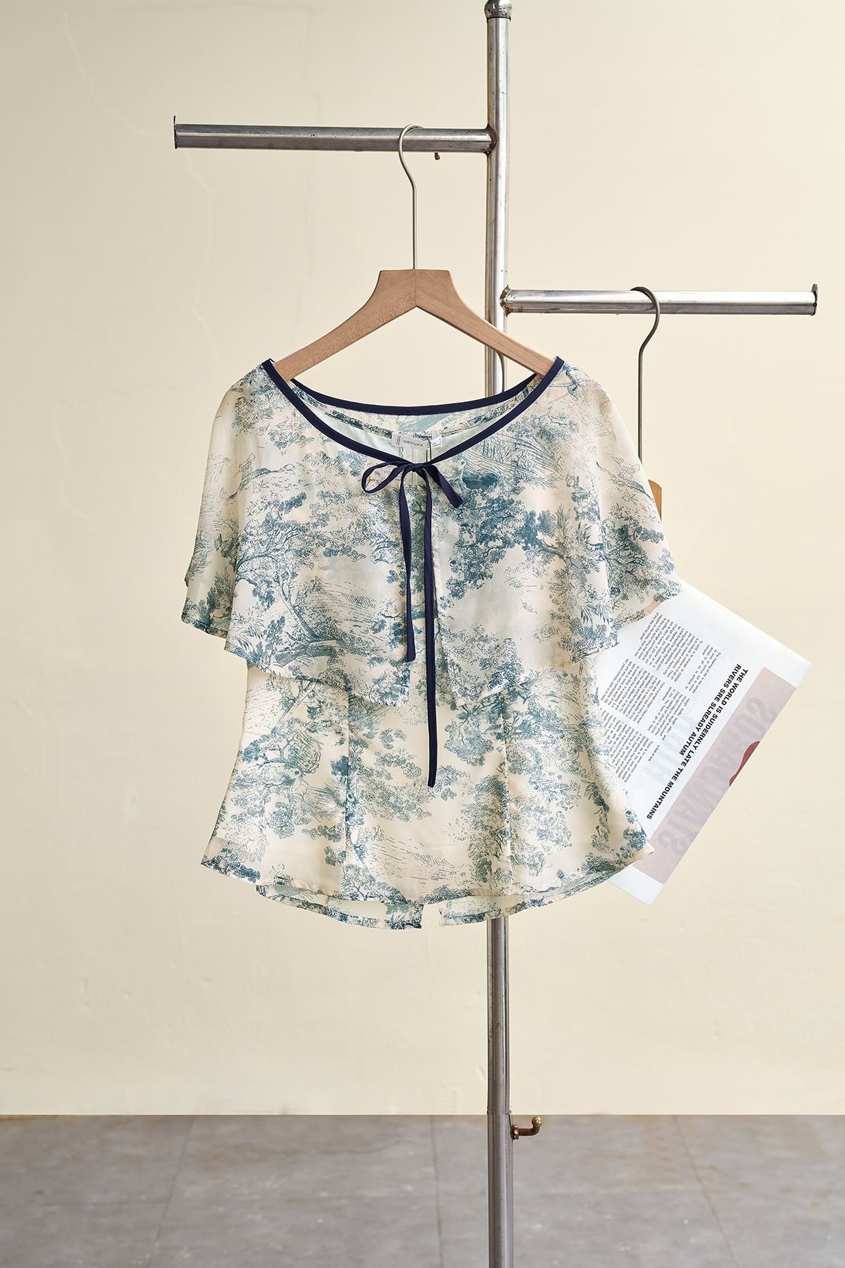 Áo peplum cổ tròn phối phủ rời thắt nơ - S61B26H010