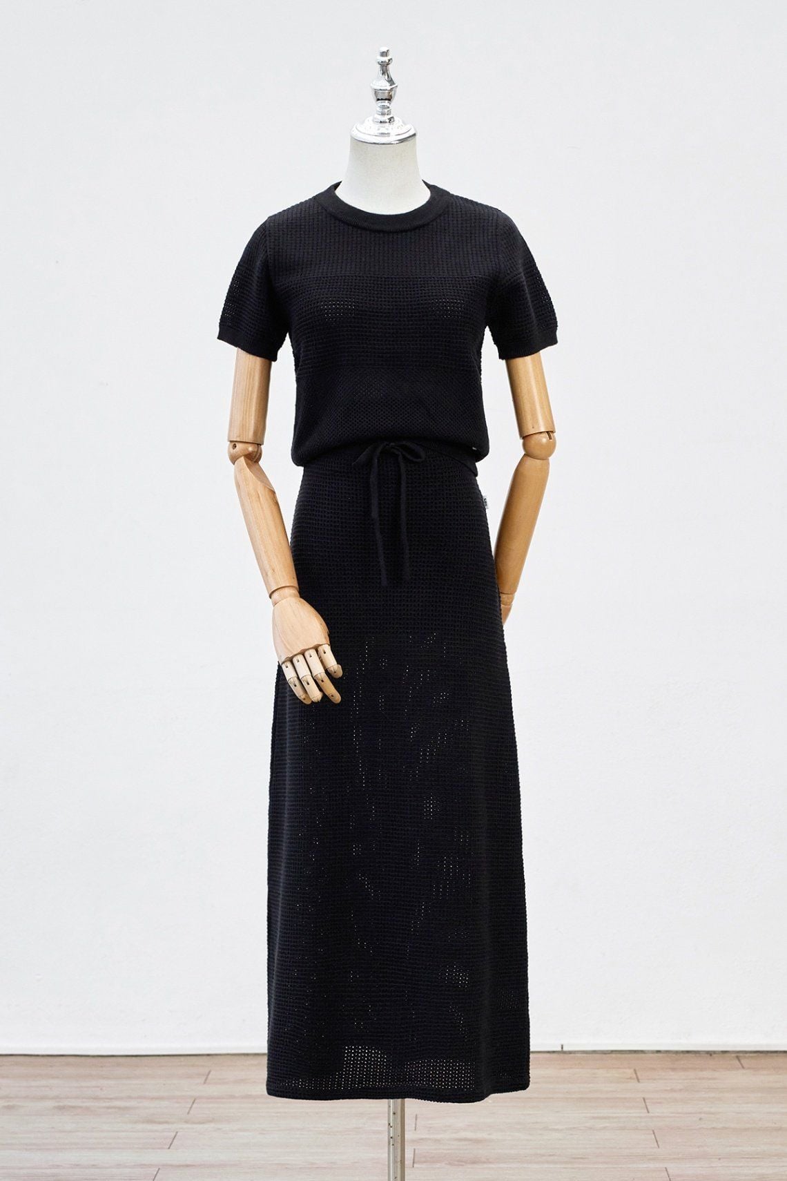 Áo len cổ tròn bo gấu - S61W25Q003