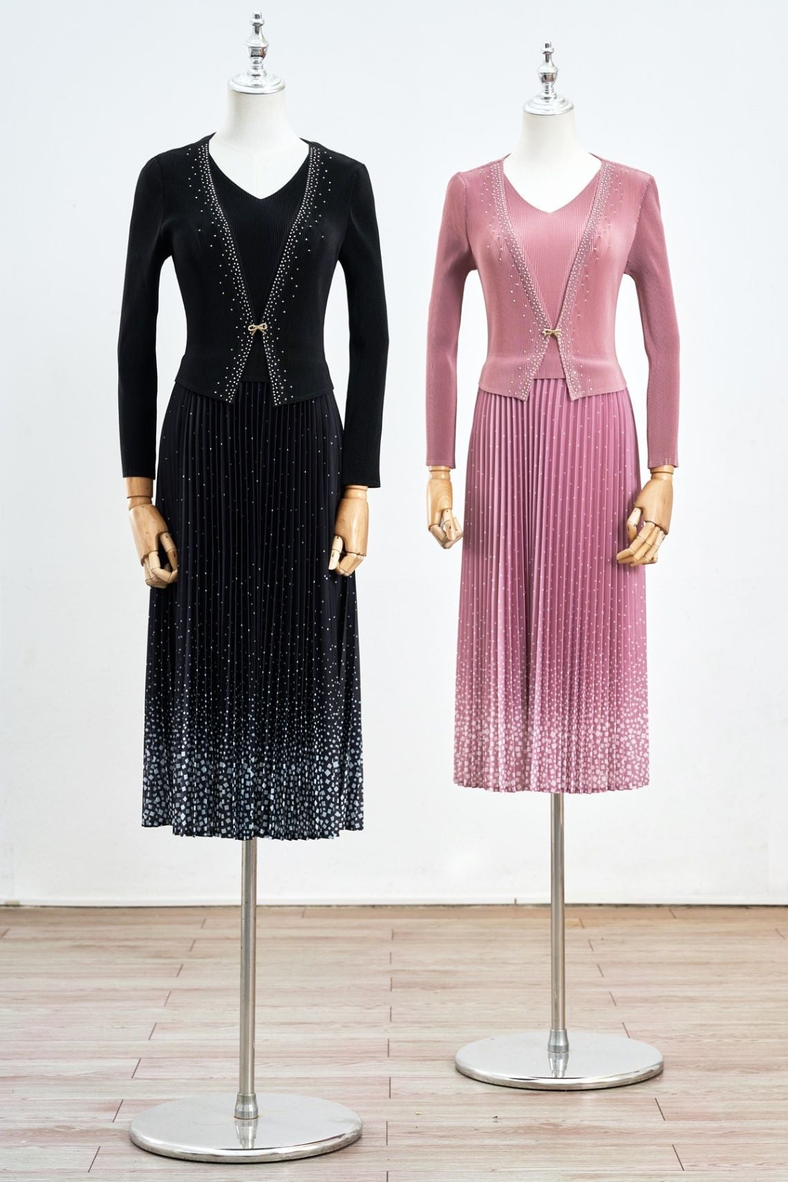 Đầm dập ly dáng xoè dài tay khoác liền - S63L25Q007