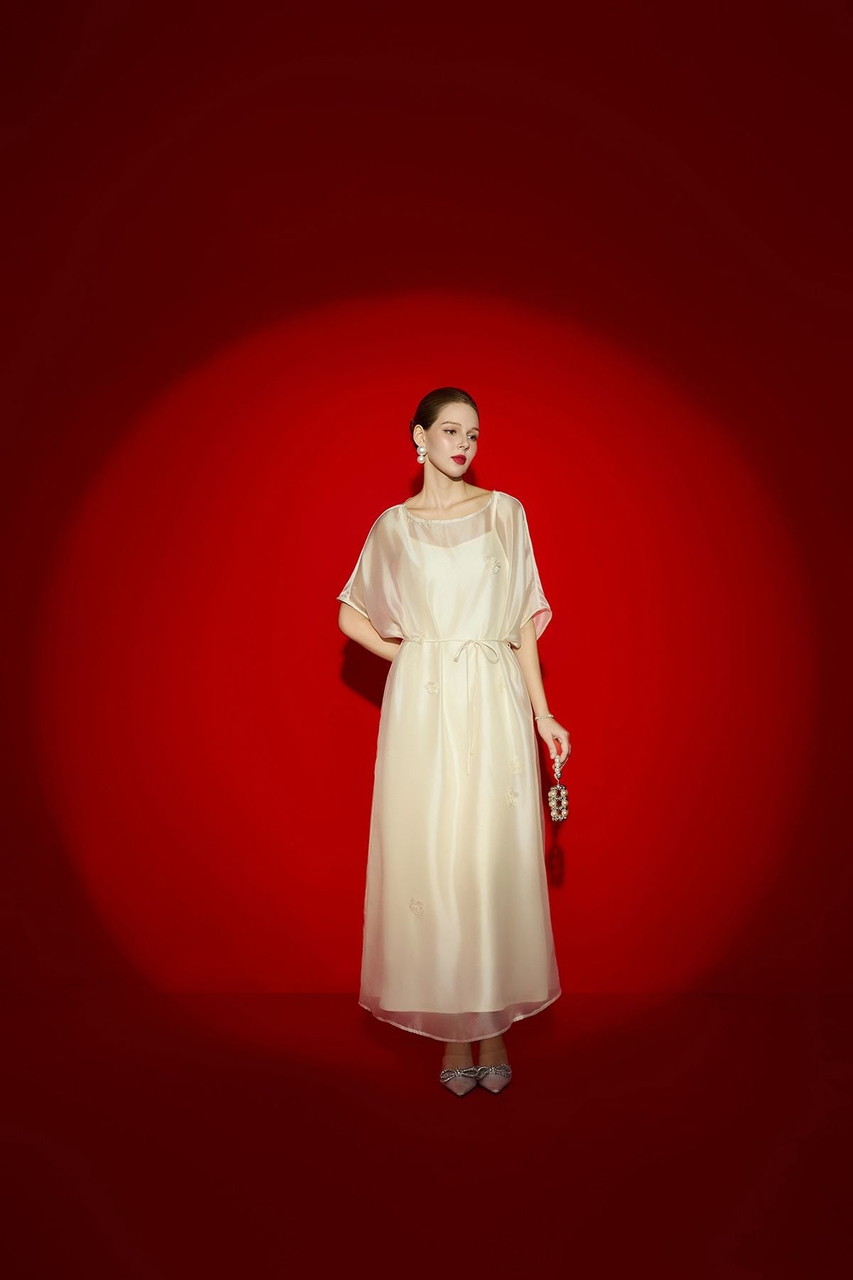 Đầm suông cổ thuyền đính hoa - S63T26Q002 (KHÔNG KÈM ĐẦM 2 DÂY)