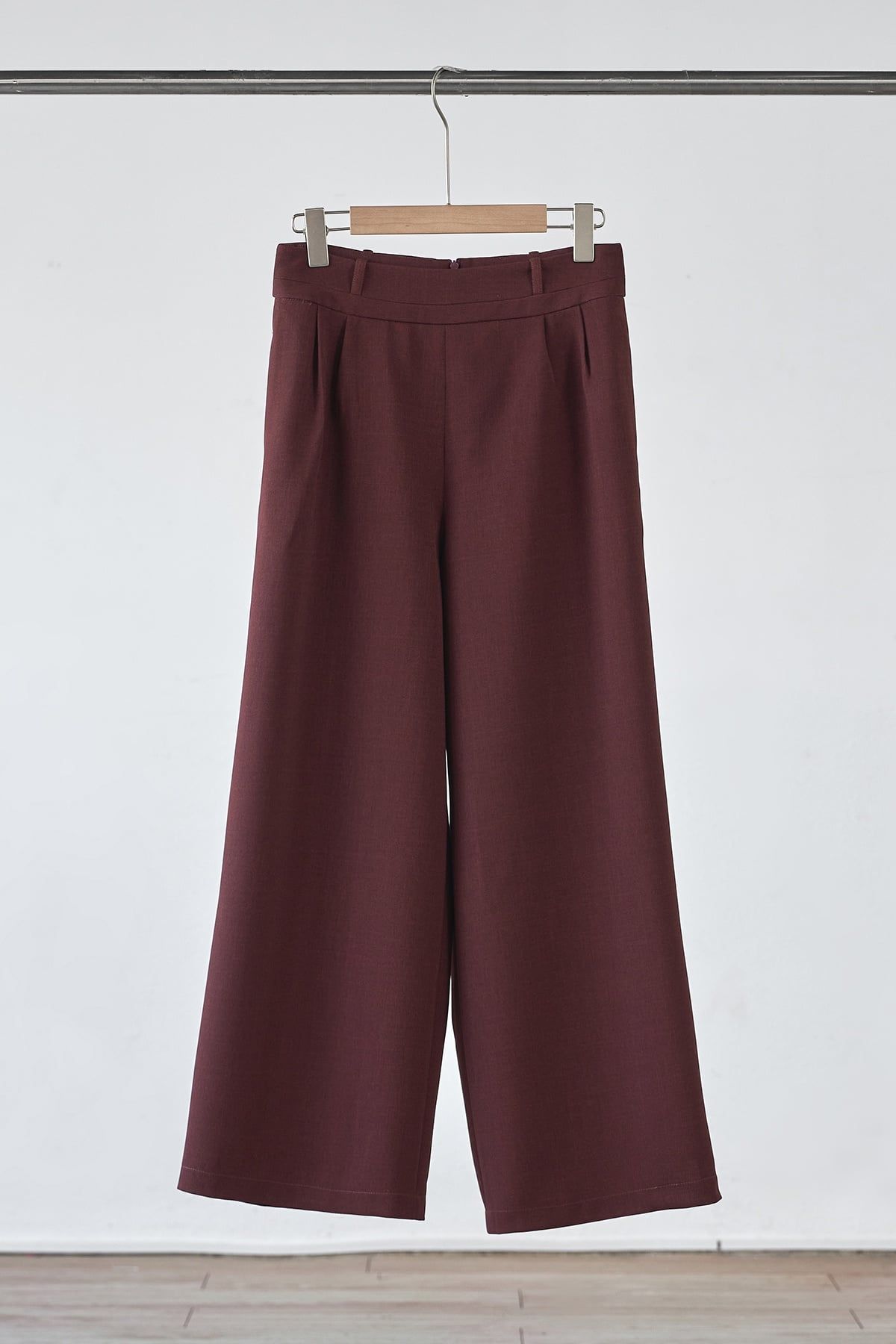 Quần ống rộng ly xếp - S64W25T002