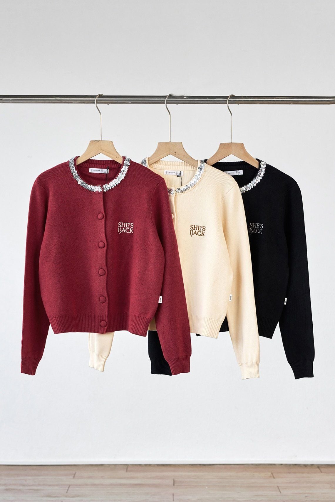 Áo len khoác cổ đính cườm - S65C25T010