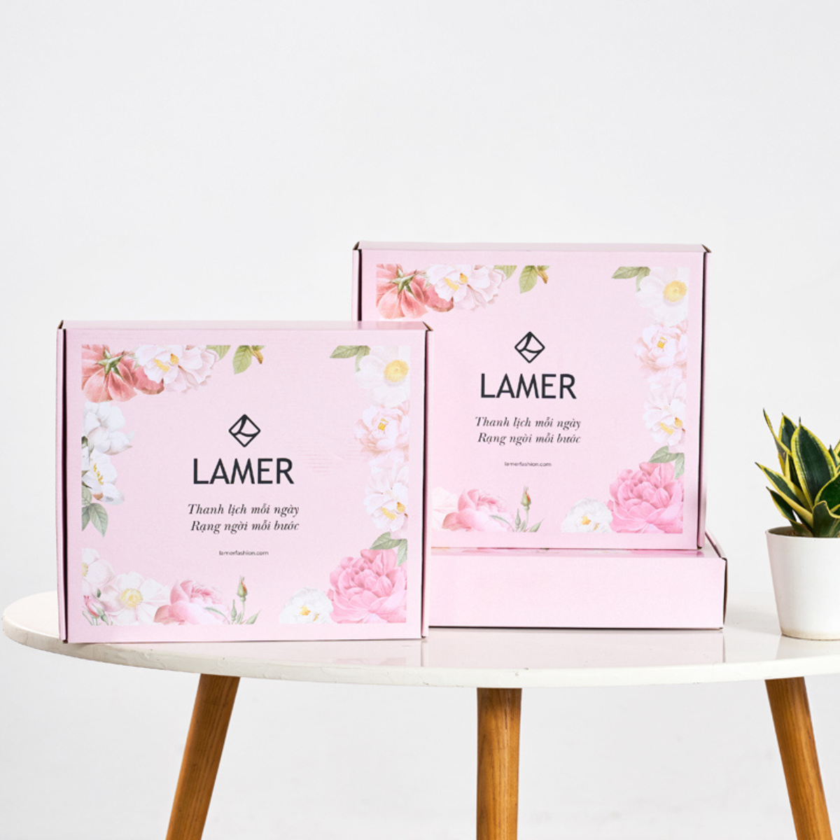 [QUÀ TẶNG CHO ĐƠN HÀNG TỪ 399K] Hộp quà tặng cho hoá đơn từ 399k (35x30x7)- O6AO25Q006