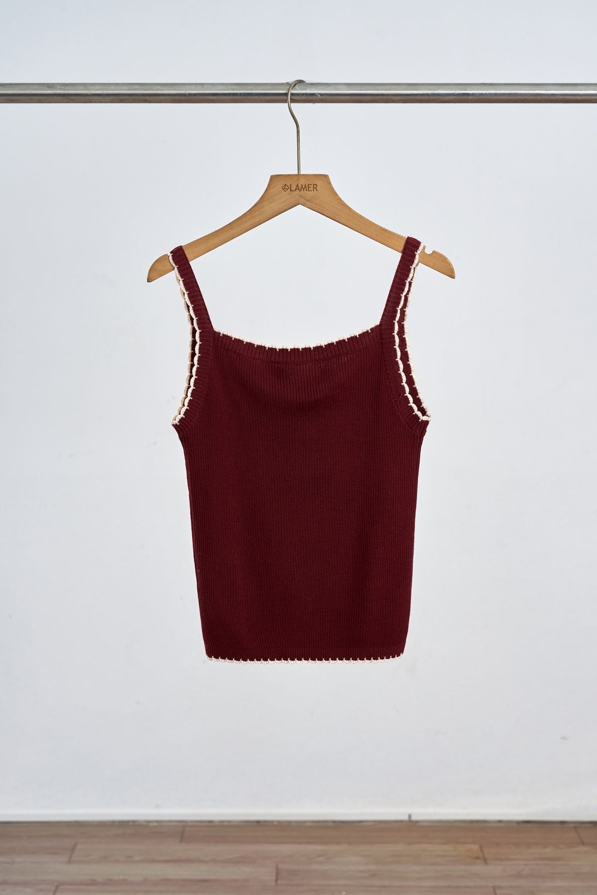 Áo len 2 dây phối viền đính nơ - V61B25T001