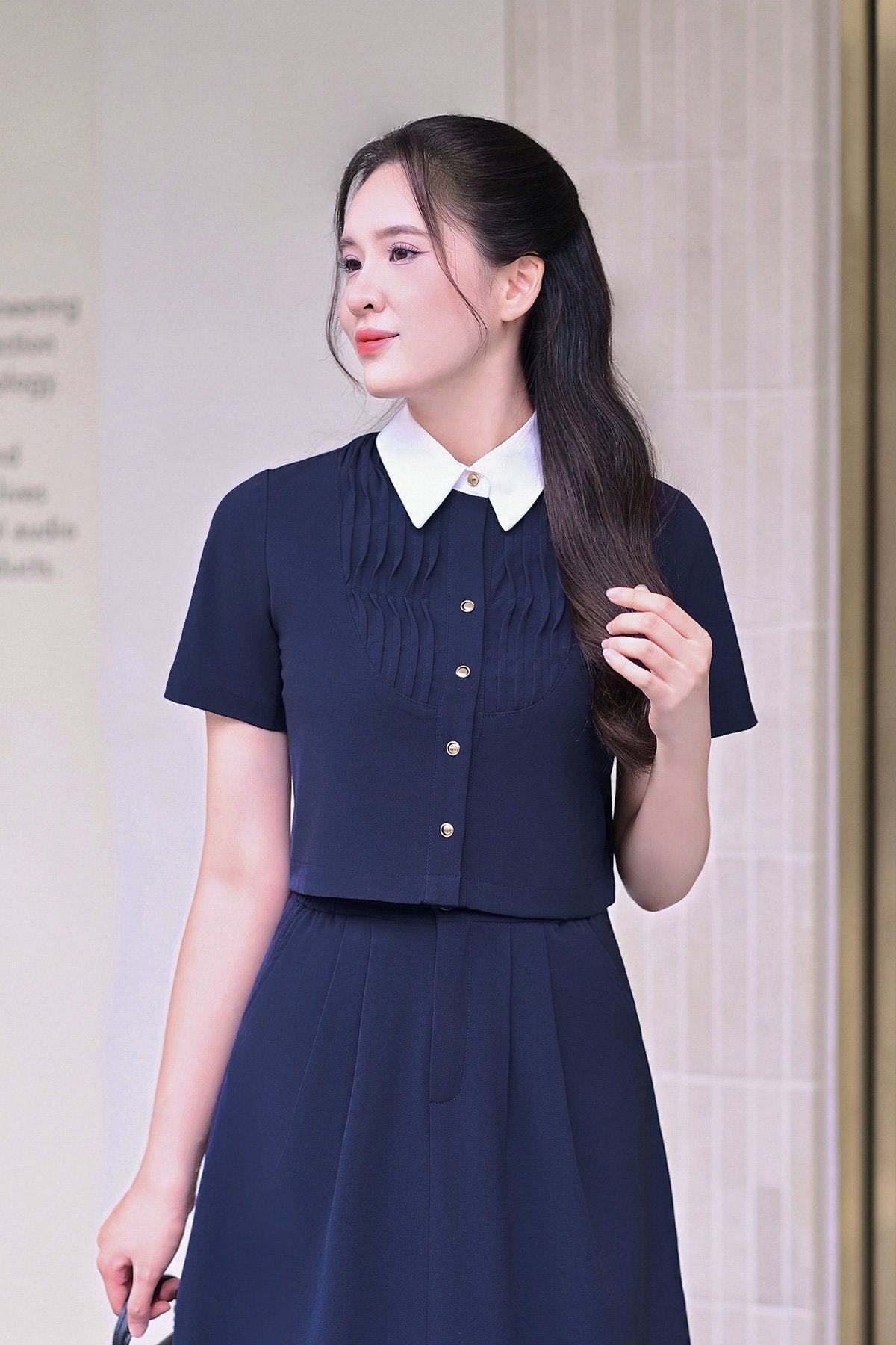 Áo sơ mi tay ngắn phối cổ đức mí ngực - V61H25Q032