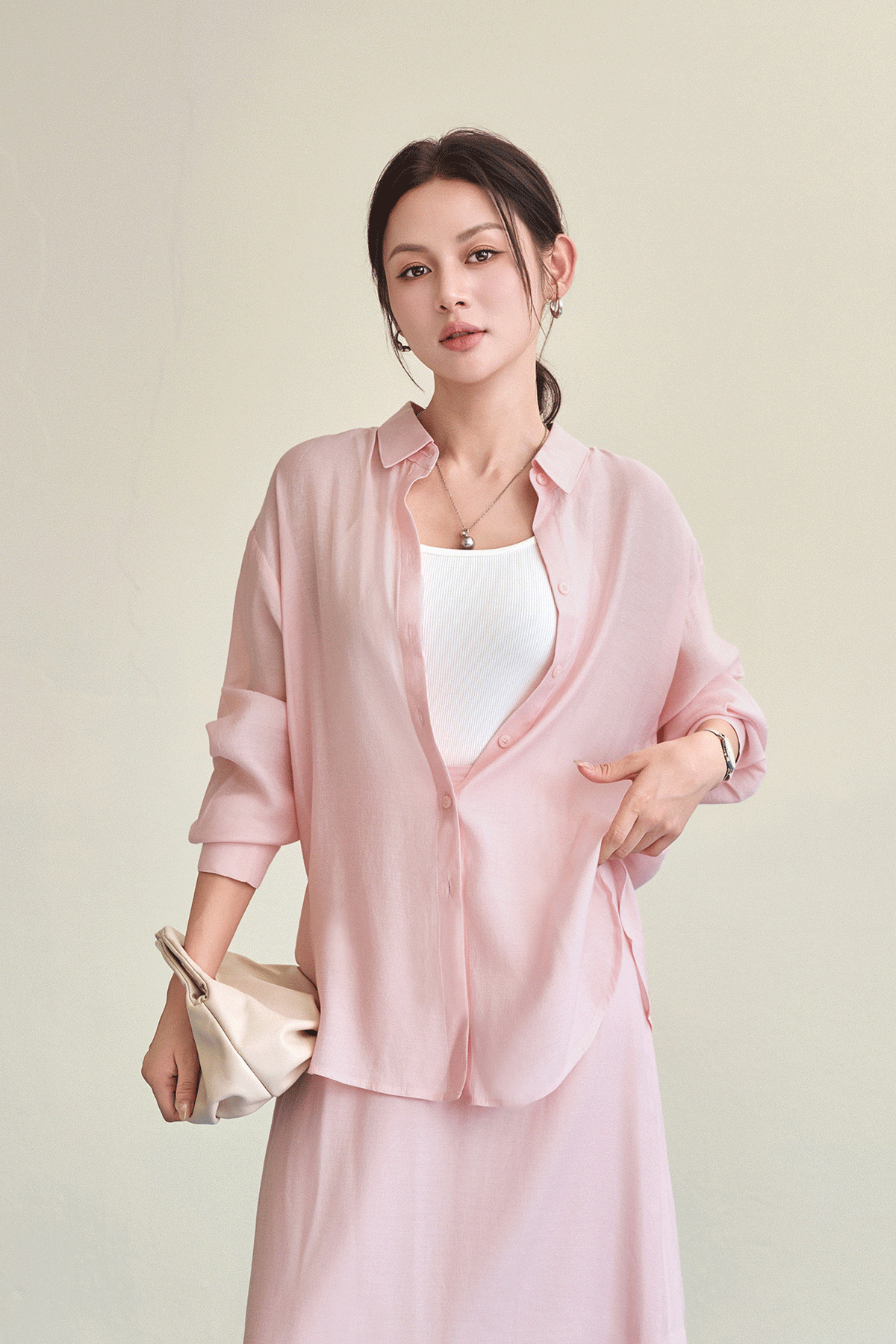 Áo sơ mi dáng rộng đuôi tôm - V61H26H023