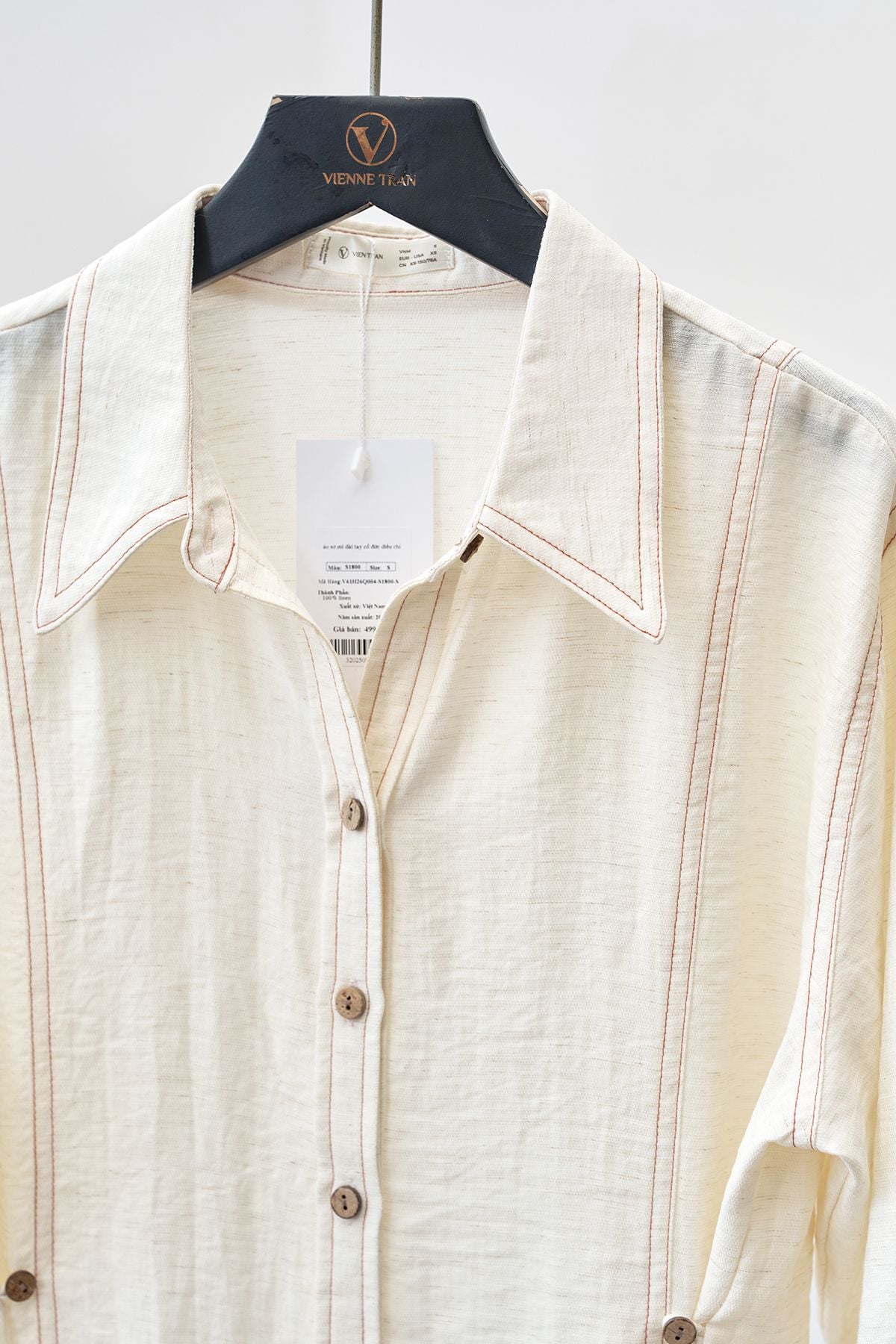 Áo sơ mi dài tay cổ đức diễu chỉ - V61H26Q004