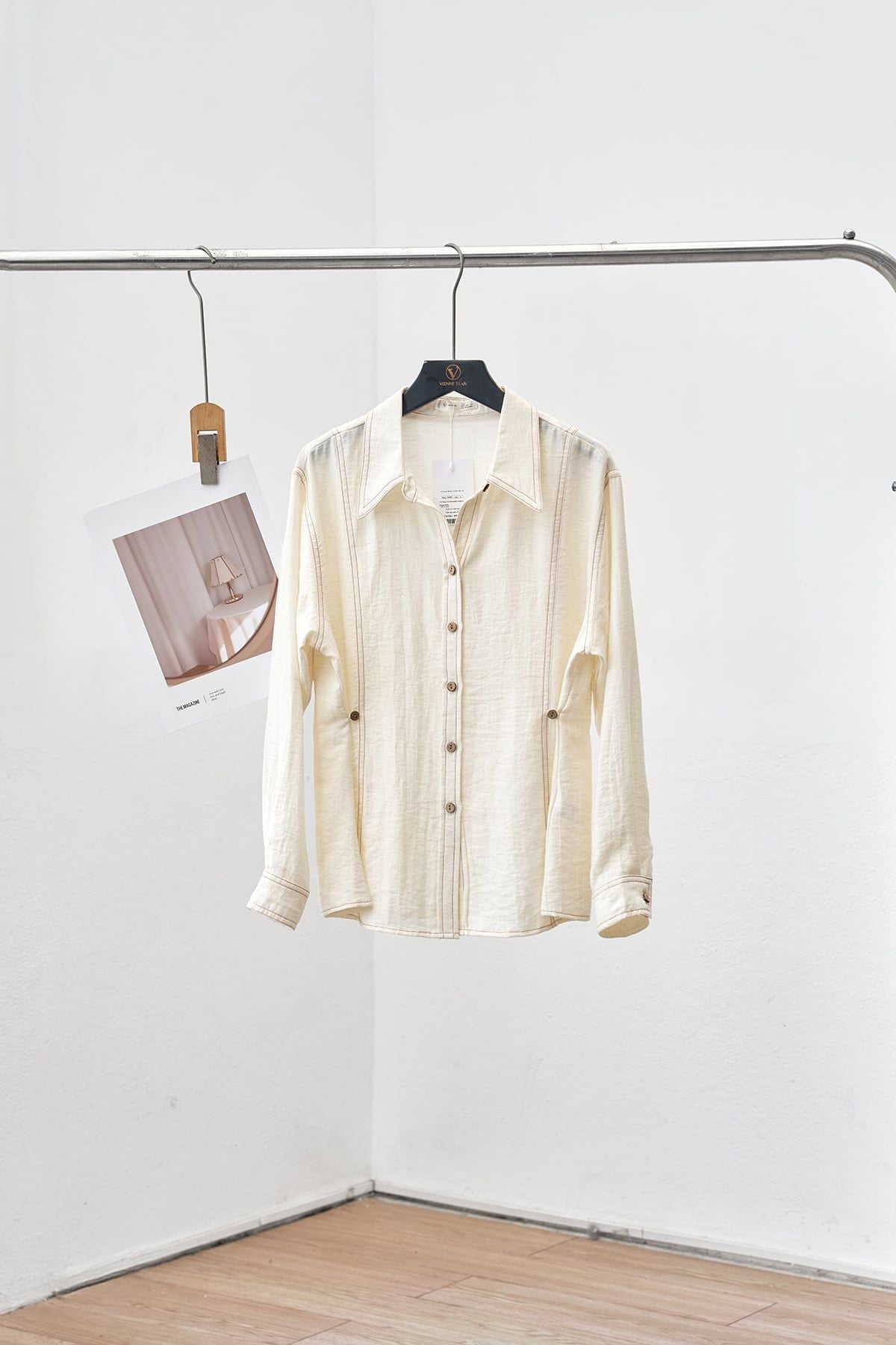 Áo sơ mi dài tay cổ đức diễu chỉ - V61H26Q004