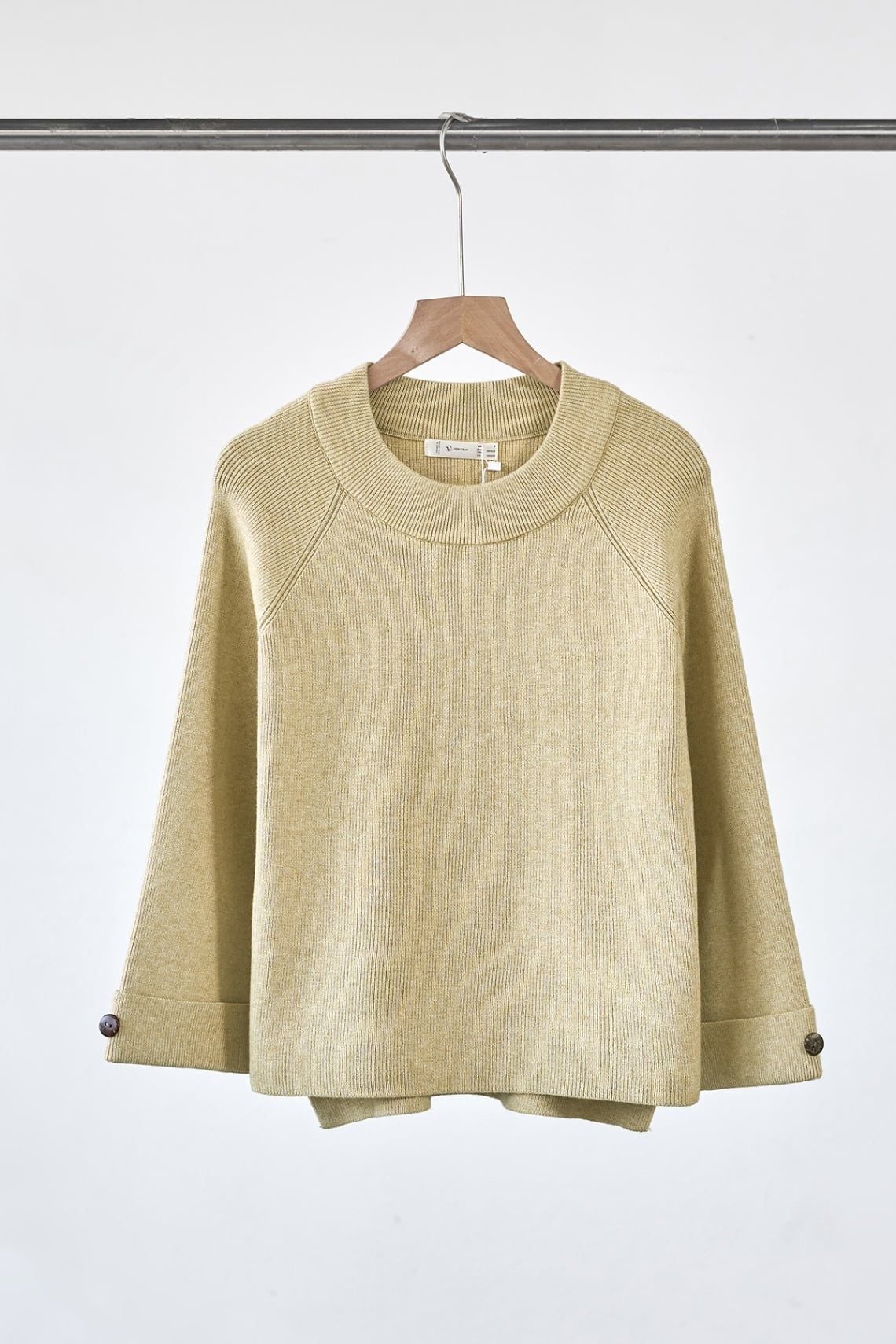 Áo len suông tay raplang đính cúc - V61W25T011