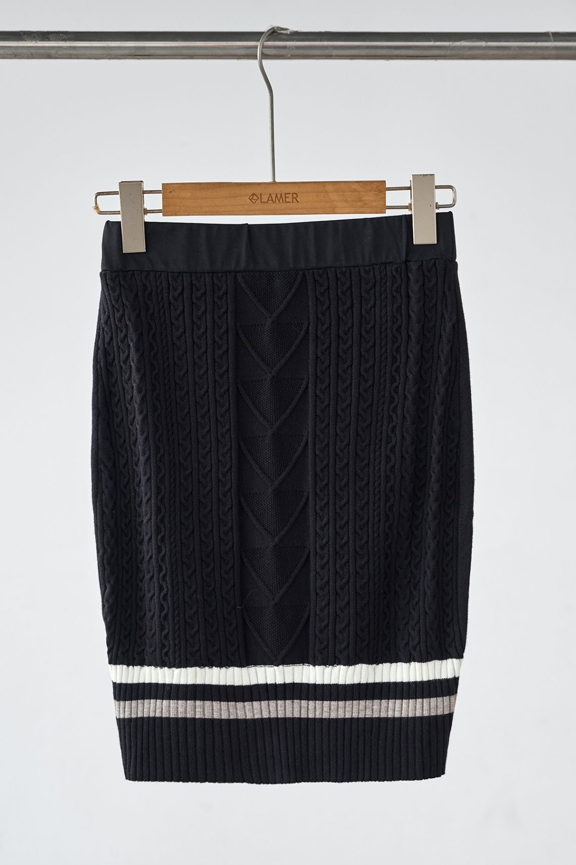 Chân váy len dáng ôm phối viền - V62F25T004