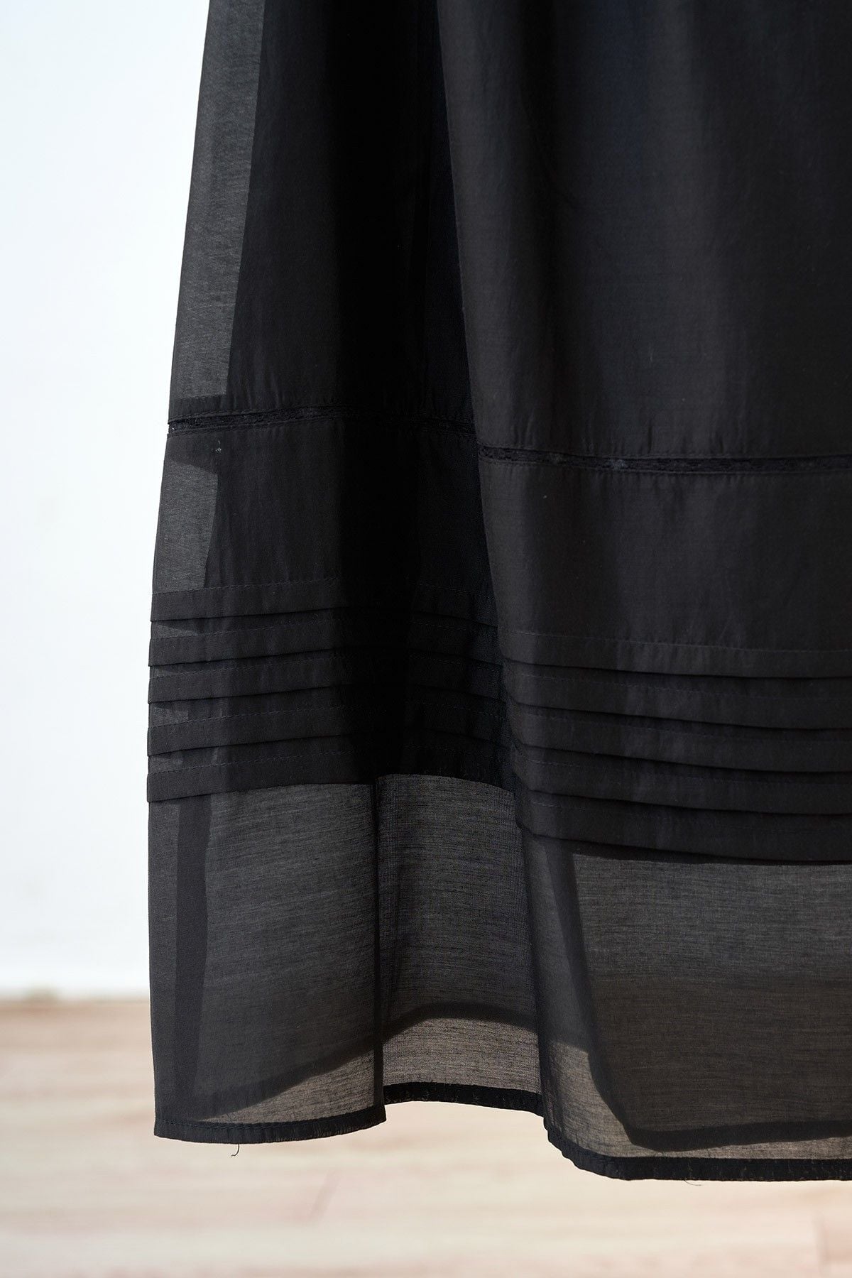 Chân váy xòe phối ren - V62L25H014