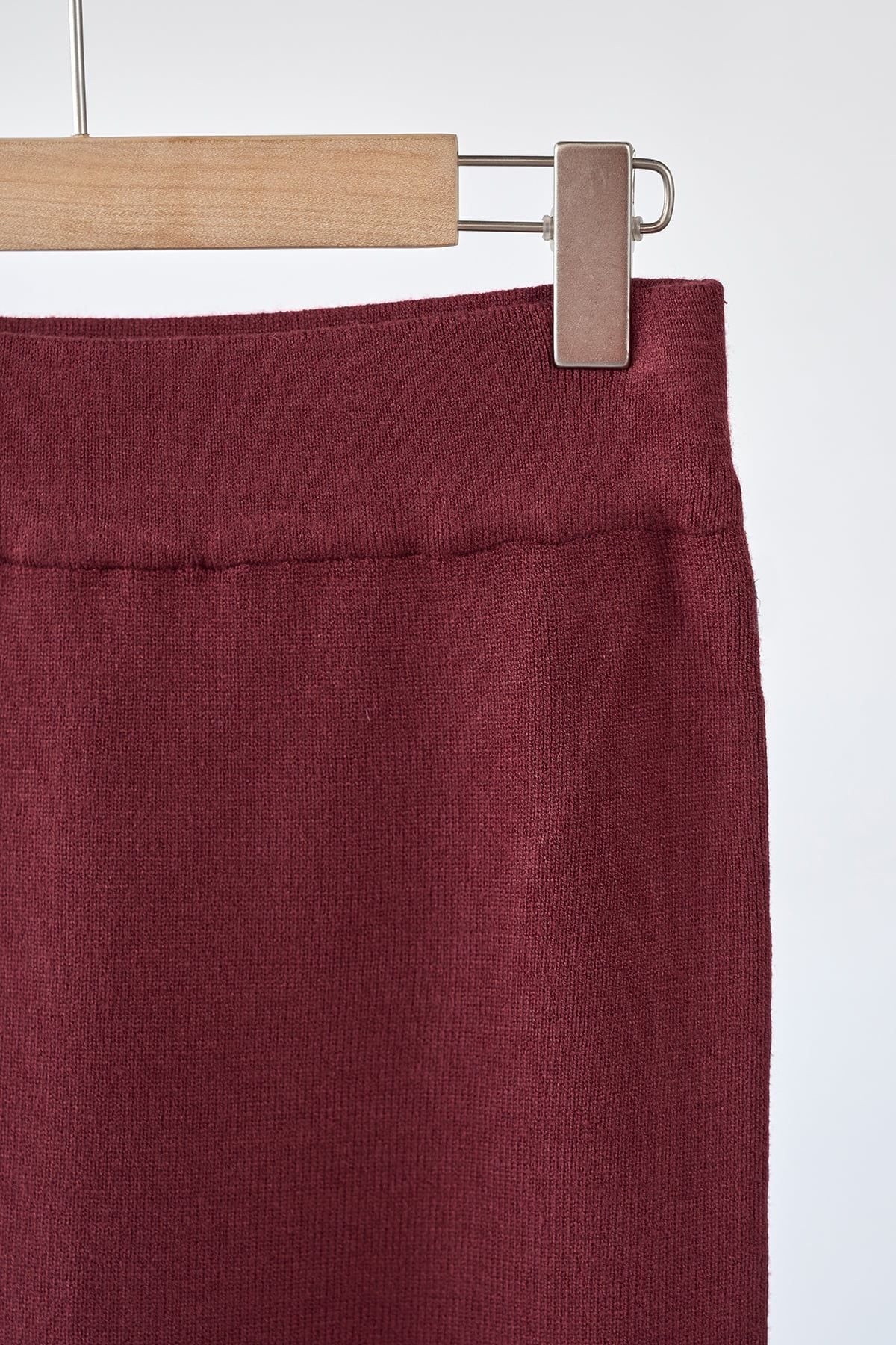 Chân váy len dáng dài cạp chun - V62M25T005