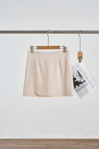 Chân váy ngắn phối ren  - V62R25Q010