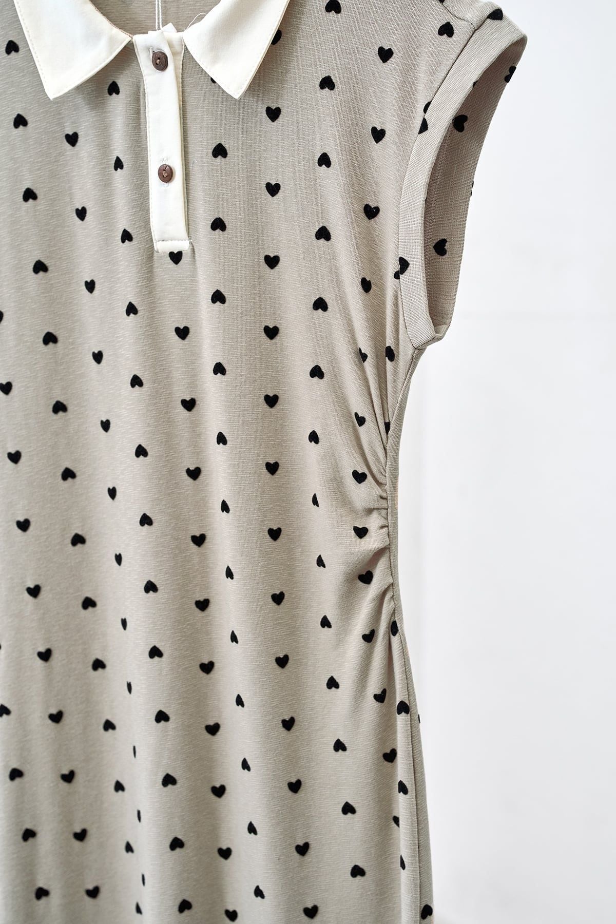 Đầm dáng ôm rút nhún eo cổ bẻ - V63F26H005