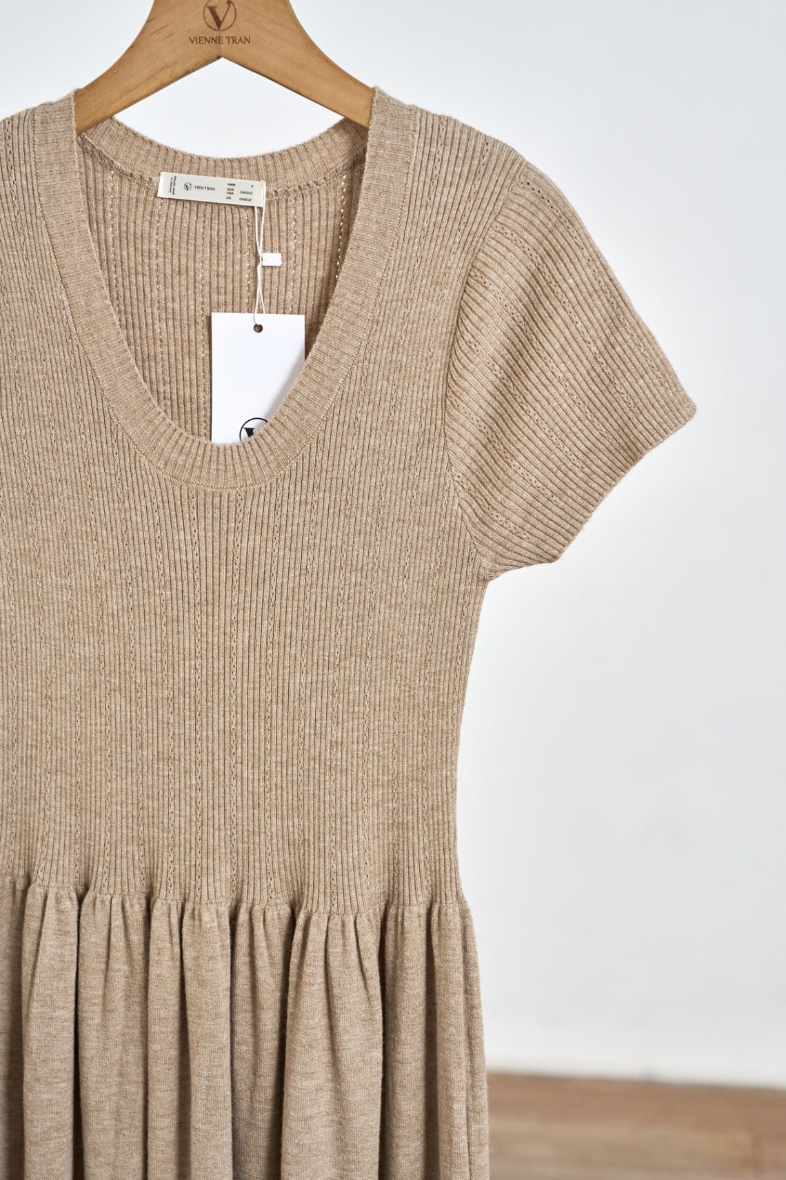 Đầm len cộc tay cổ tròn dáng xòe - V63L25Q007