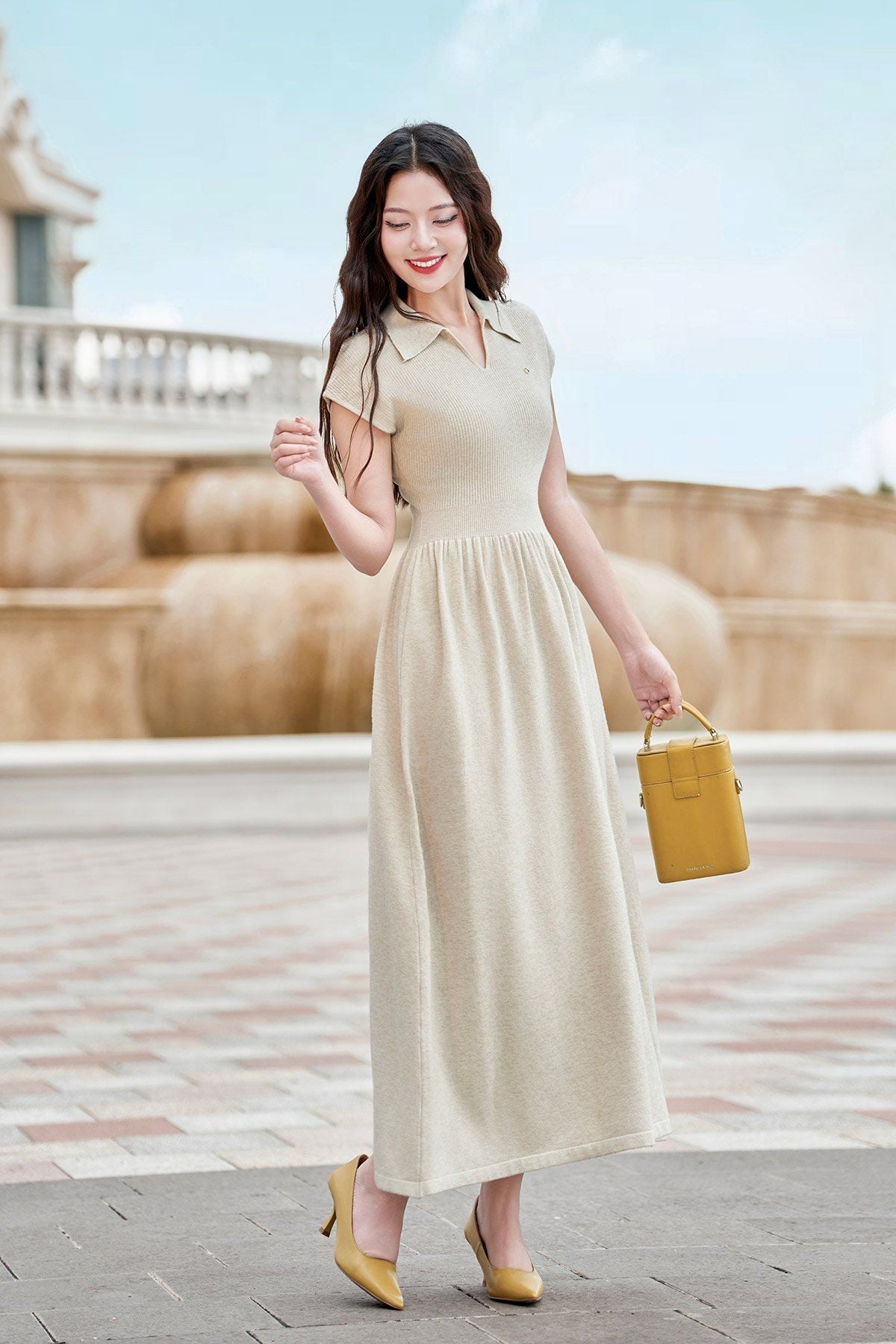 Đầm polo dệt kim dáng dài cổ xẻ V đính logo - V63M25Q006