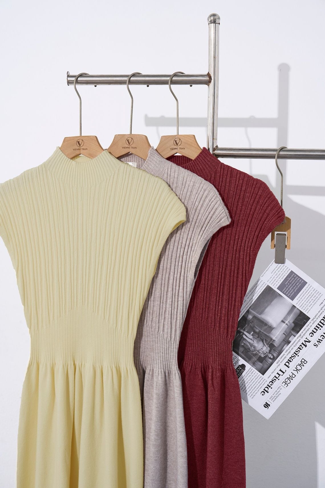 Đầm len vai chờm dáng dài - V63M25T001