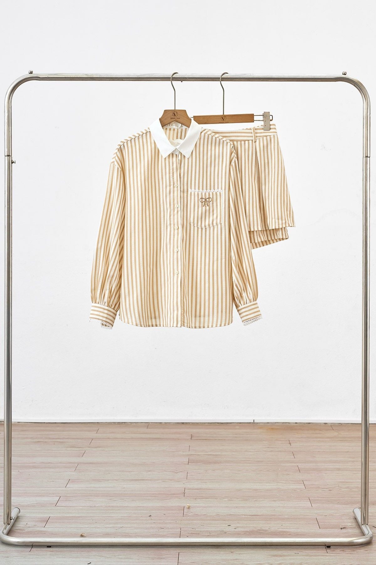 Quần short giả váy ly súp - V64S25H005