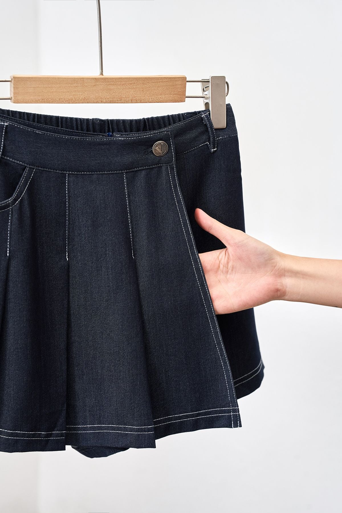 Quần shorts giả váy - V64S26Q001