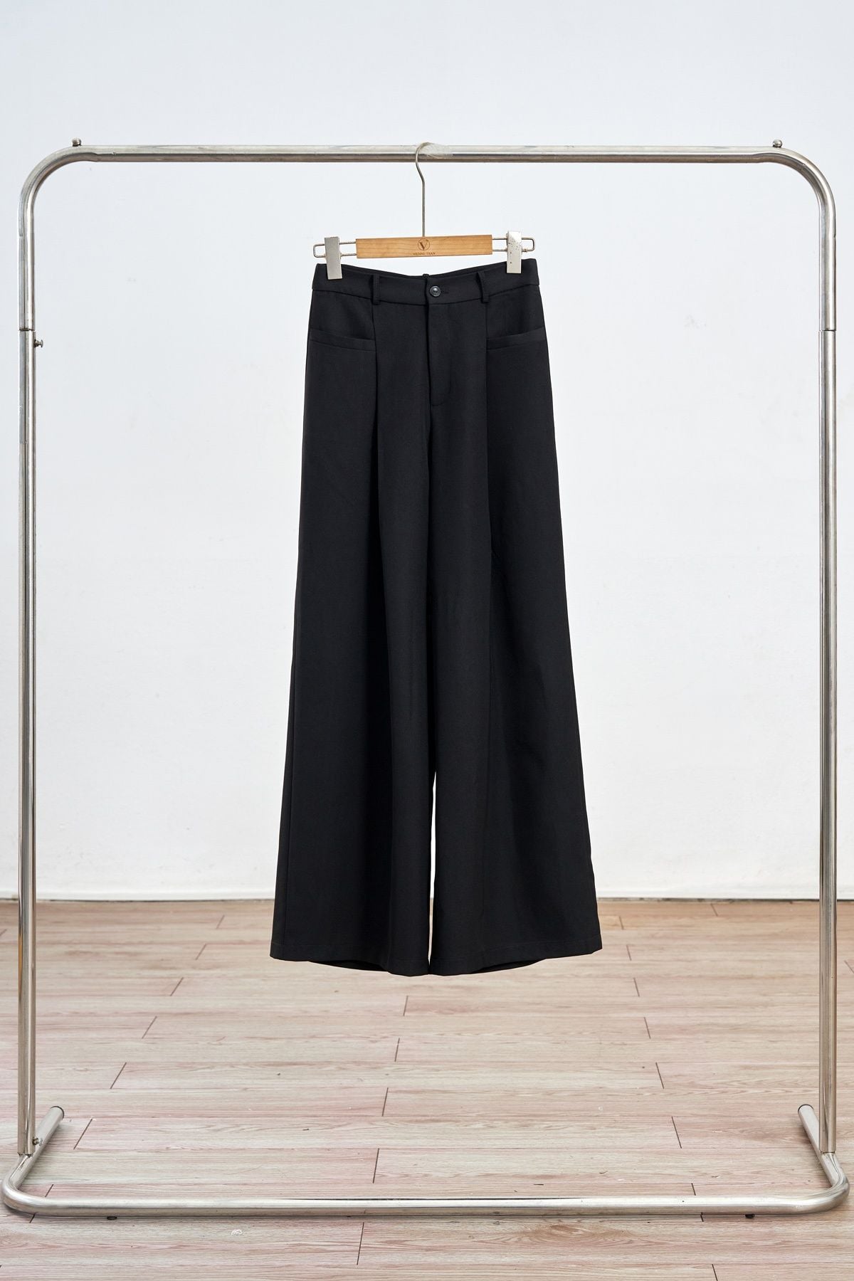 Quần ống rộng ly bung - V64W25Q006