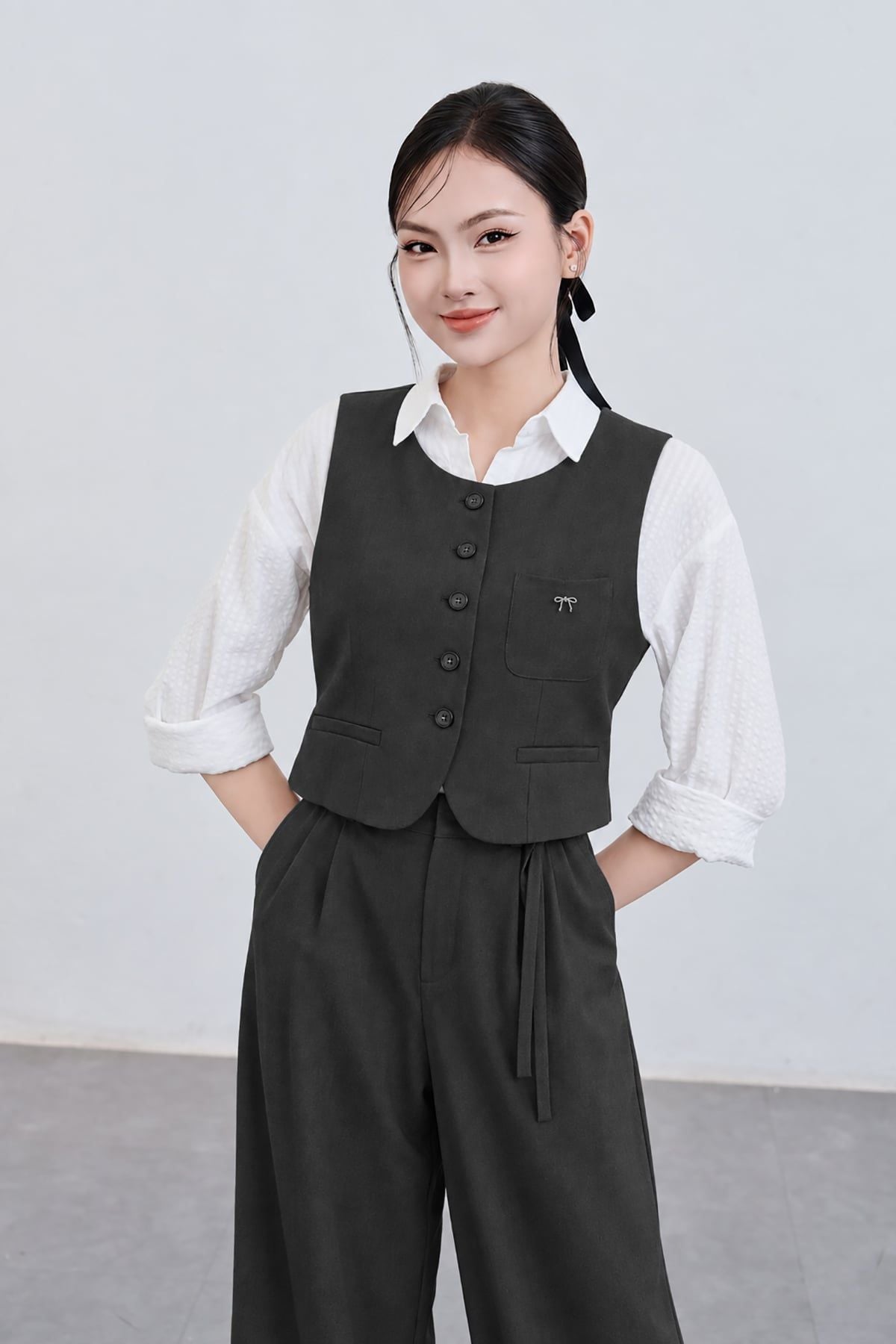 Áo gile croptop trang trí túi ốp ngực - V65G26Q006