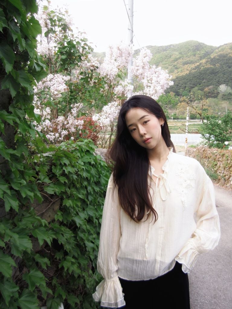Peony Top - Sơmi suông hoạ tiết ren thêu hoa