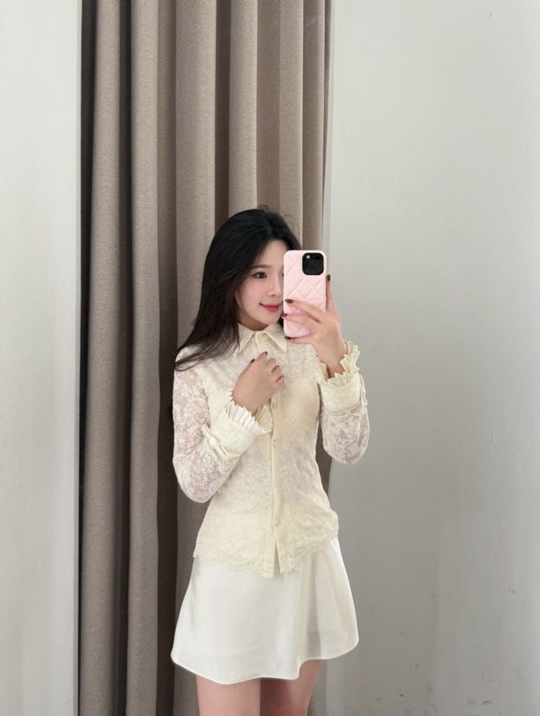 Bella Shirt - Sơmi ren hoa cổ đức phối lụa