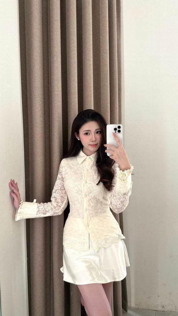 Bella Shirt - Sơmi ren hoa cổ đức phối lụa