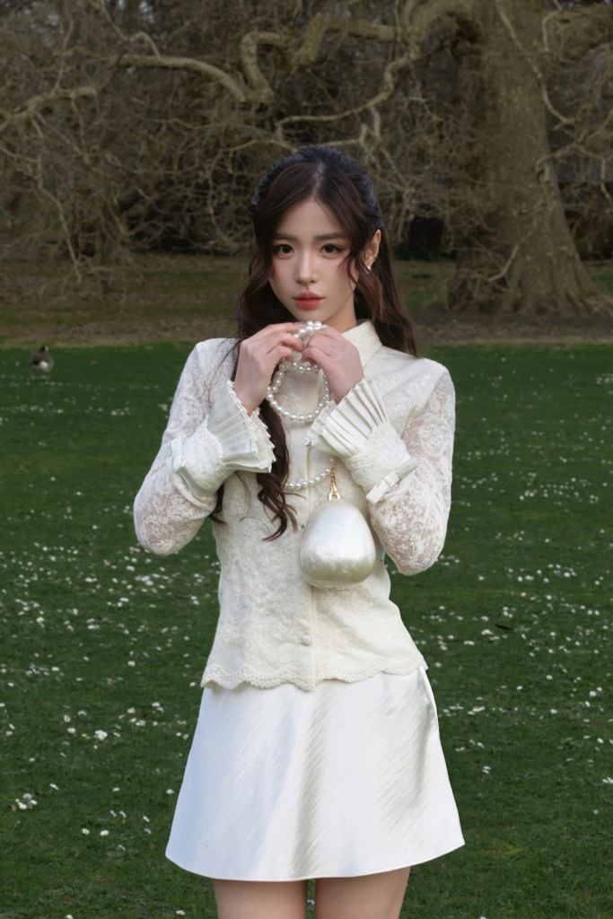 Bella Shirt - Sơmi ren hoa cổ đức phối lụa
