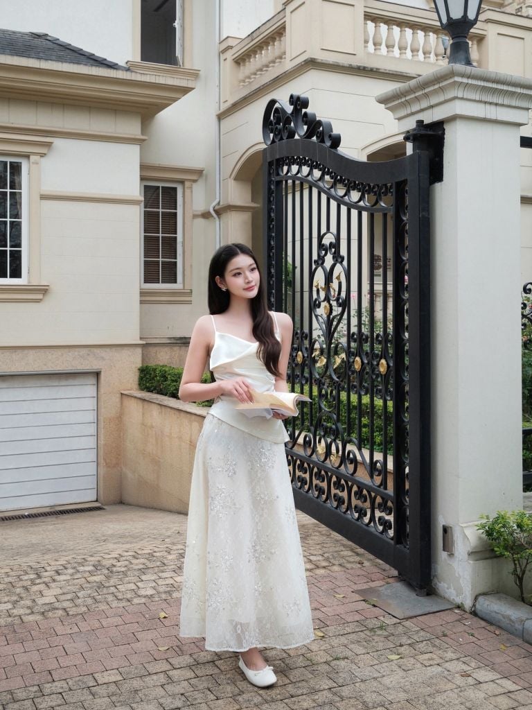 Lilan Skirt - Chân váy ren voan kim sa