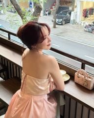 Giao Mẫn - Áo quây xếp ly