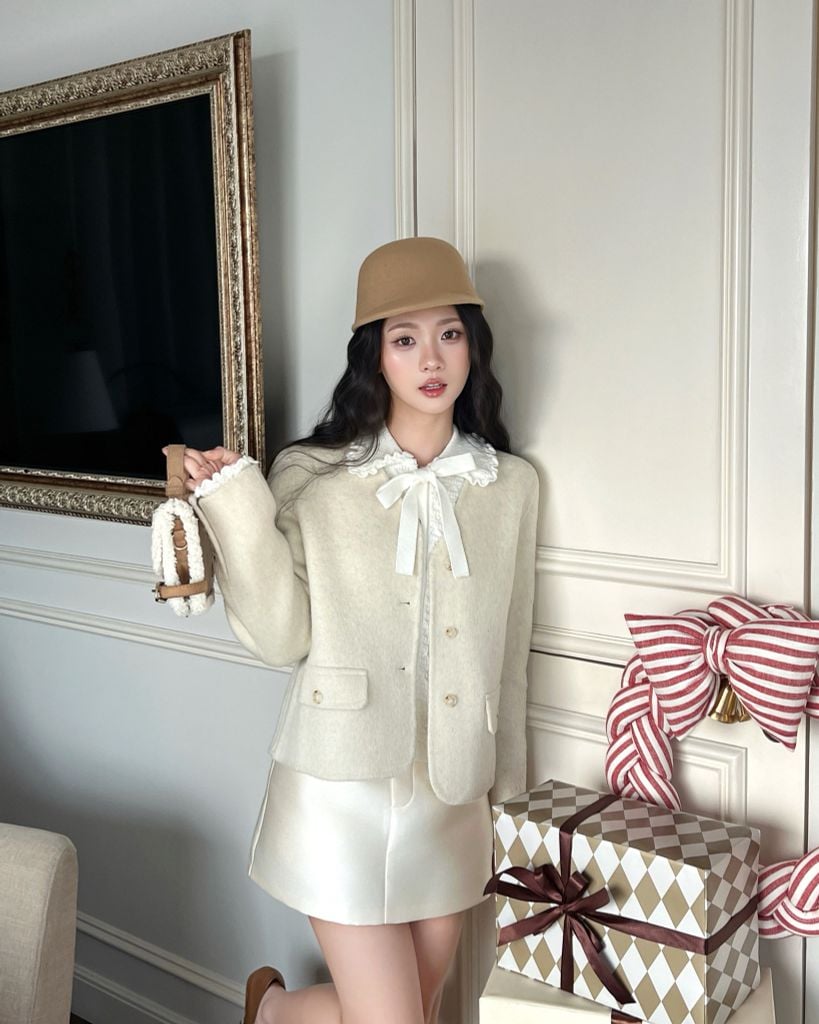 Elise Coat - Áo khoác cổ V