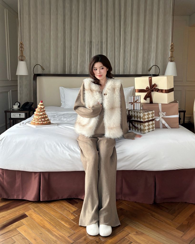 Noelle Jumper - Áo len cổ tim