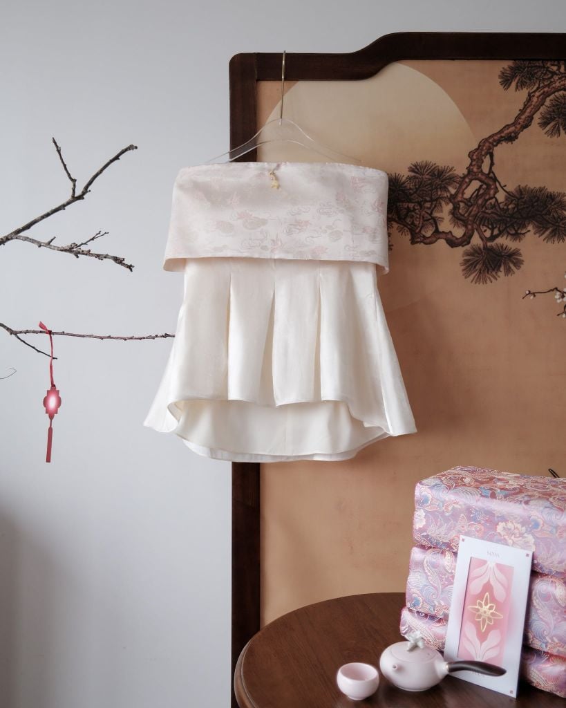 Giao Mẫn - Áo quây xếp ly