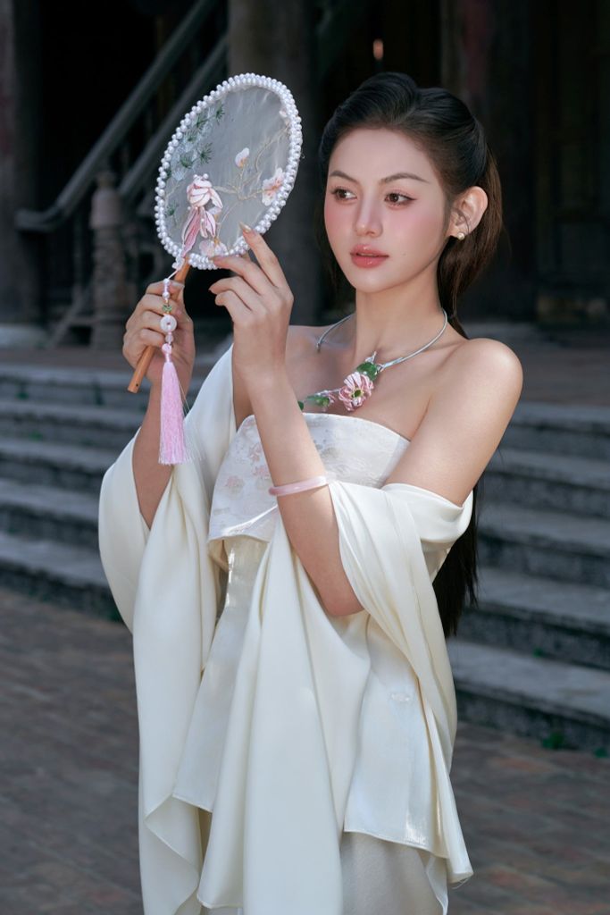 Khăn lụa Giao Mẫn
