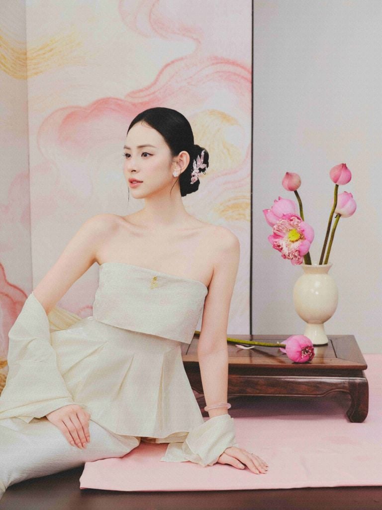 Giao Mẫn - Áo quây xếp ly